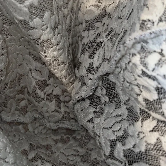 Women’s Gray & Lace Long Sweatshirt - Picture 10 of 12